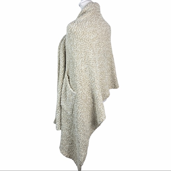 Soft Surroundings Soft Cream Cape Shawl Chenille 80 cm - Picture 9 of 12